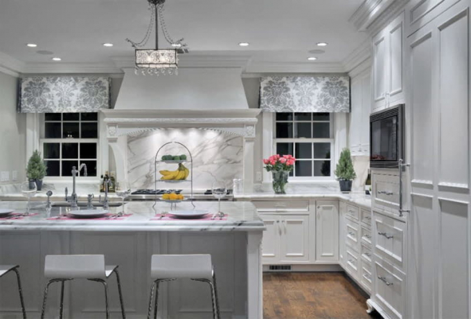 Біла кухня в інтер'єрі - 41 фото ідея інтер'єру кухні в класичному білому кольорі - 2021-2022