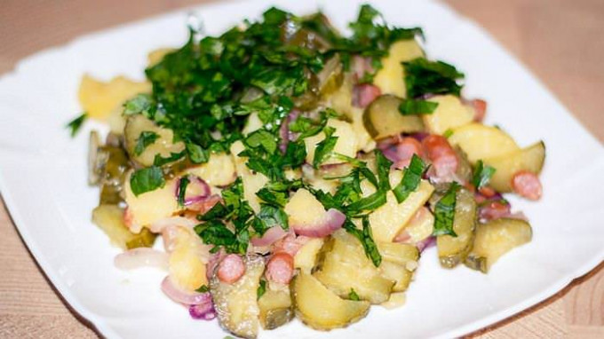 Картопляний салат — смачні рецепти простих страв