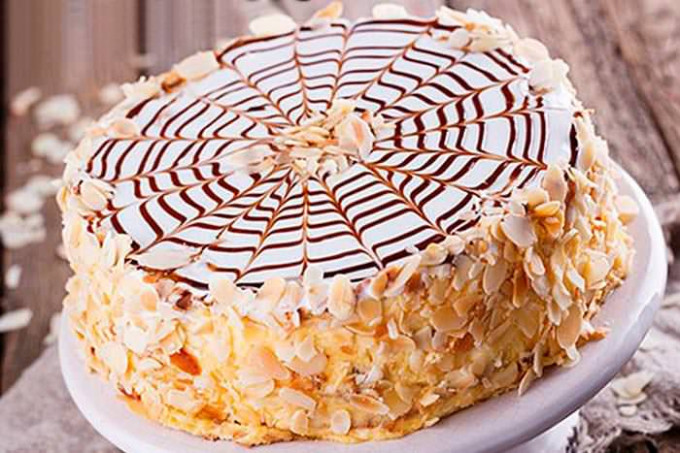 Мигдальний торт Естерхазі — розкішний десерт!
