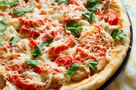 Піца з куркою: ТОП-5 дивовижних рецептів