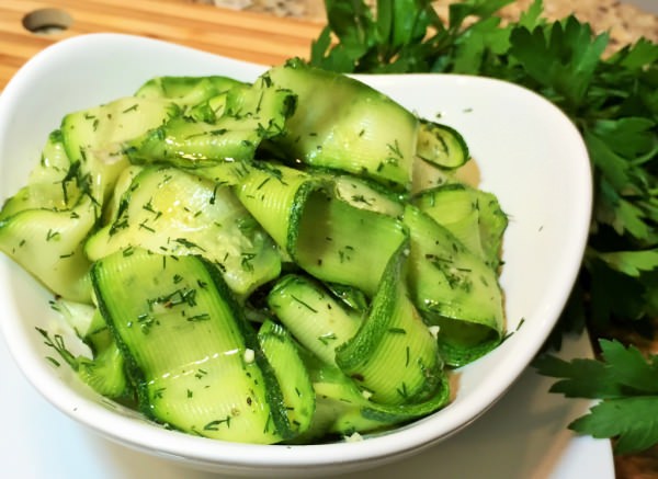 Салат з кабачків – 8 смачних рецептів