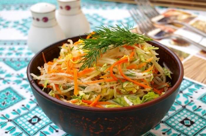 Салат з редьки і моркви — 9 корисних рецептів