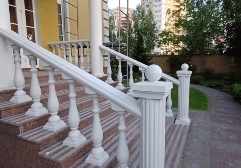 Декоративні балясини