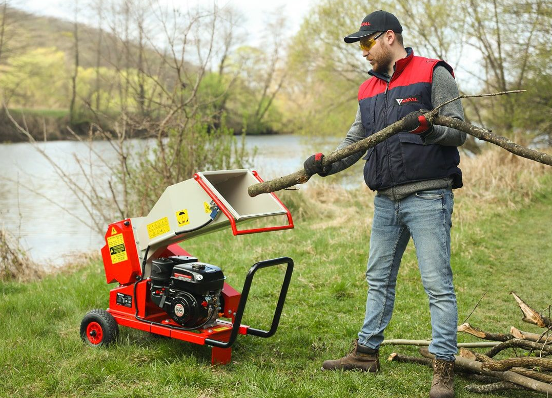 Як вибрати подрібнювач для гілок: поради для вдалого вибору техніки