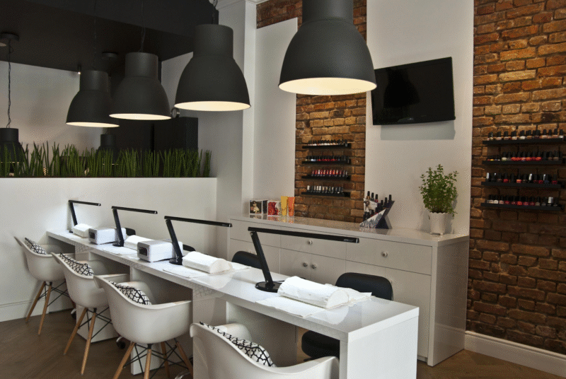 Где купить качественные столы для маникюра